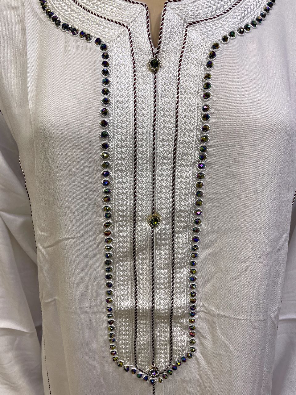 Jellaba Moderne Noire avec Broderies et Cristaux - 4