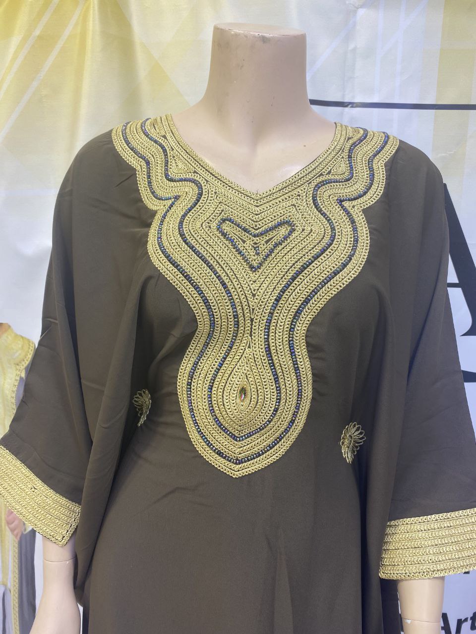 Jellaba Traditionnelle Élégante - 4