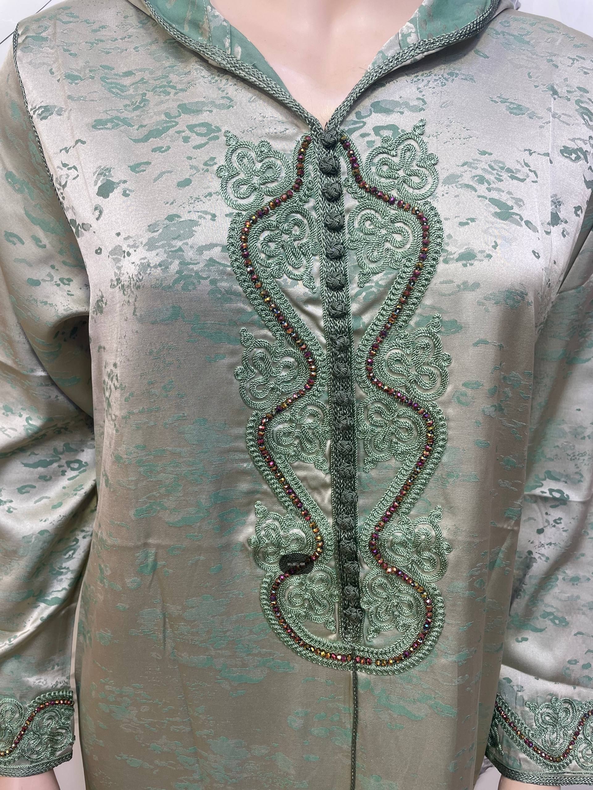 Jellaba Élégante en Satin Vert d'Eau