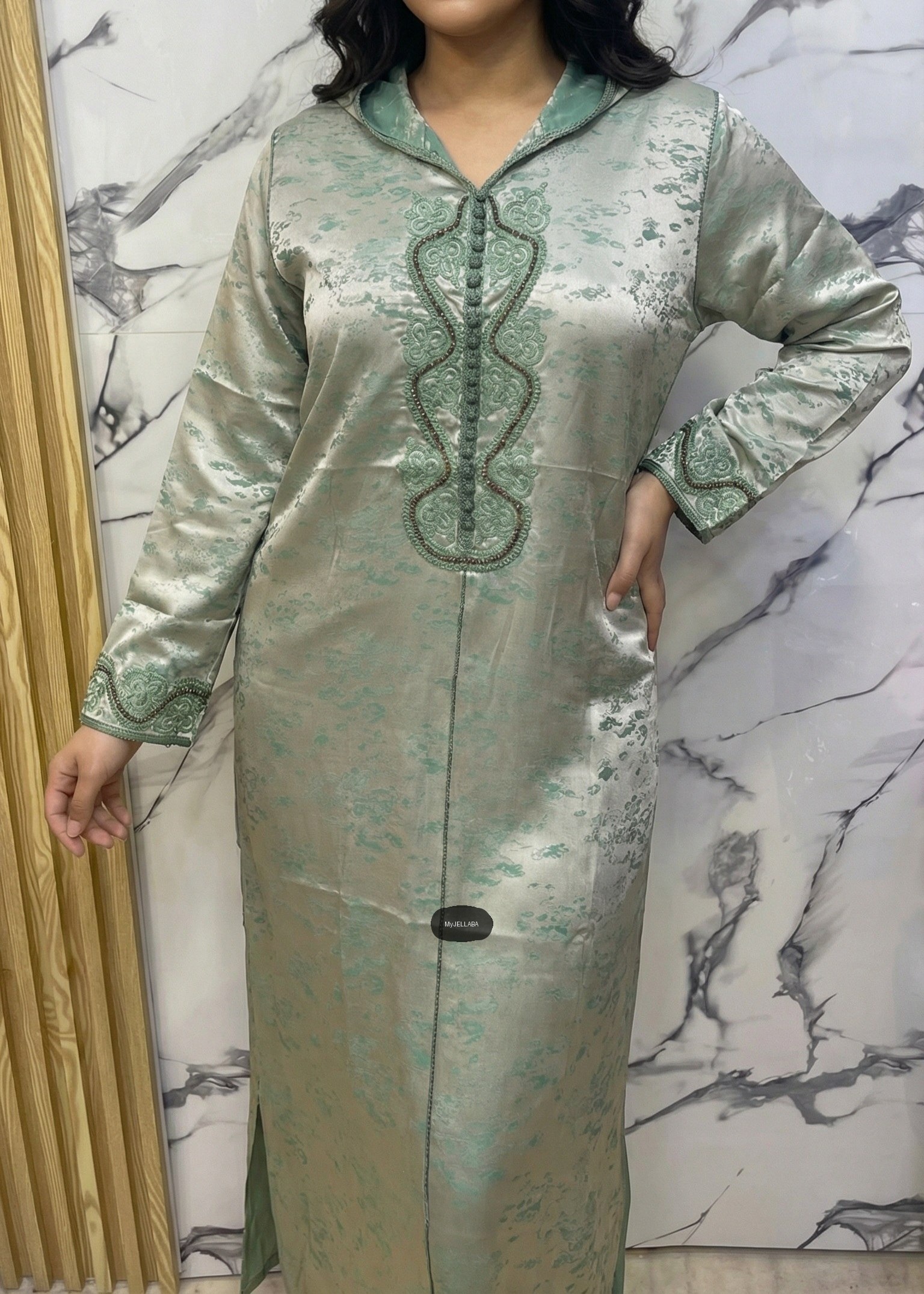 Jellaba Élégante en Satin Vert d'Eau - 8