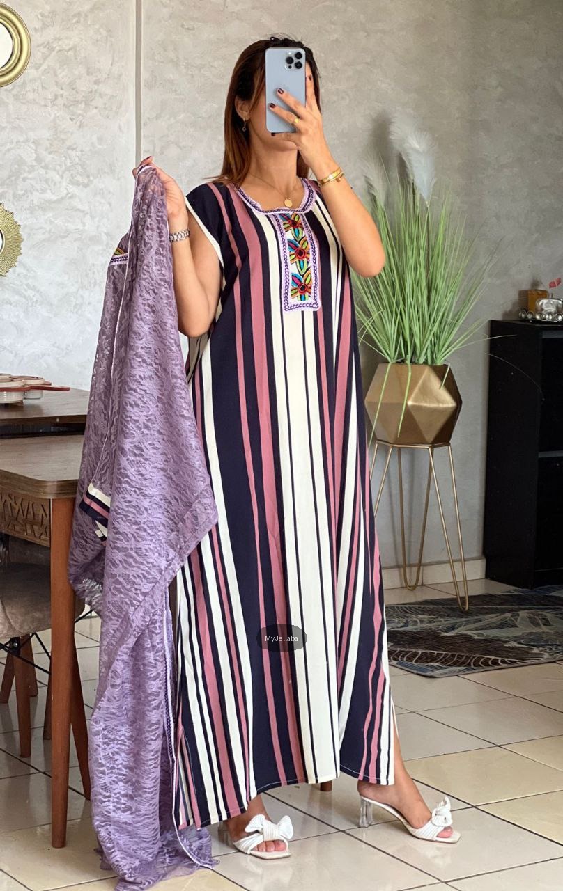 Jellaba Moderne en Dentelle et Broderies - 4