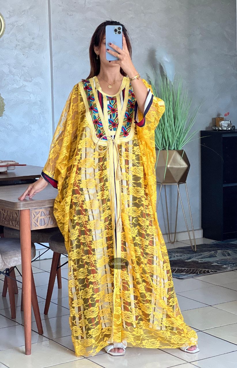 Jellaba Moderne en Dentelle Jaune