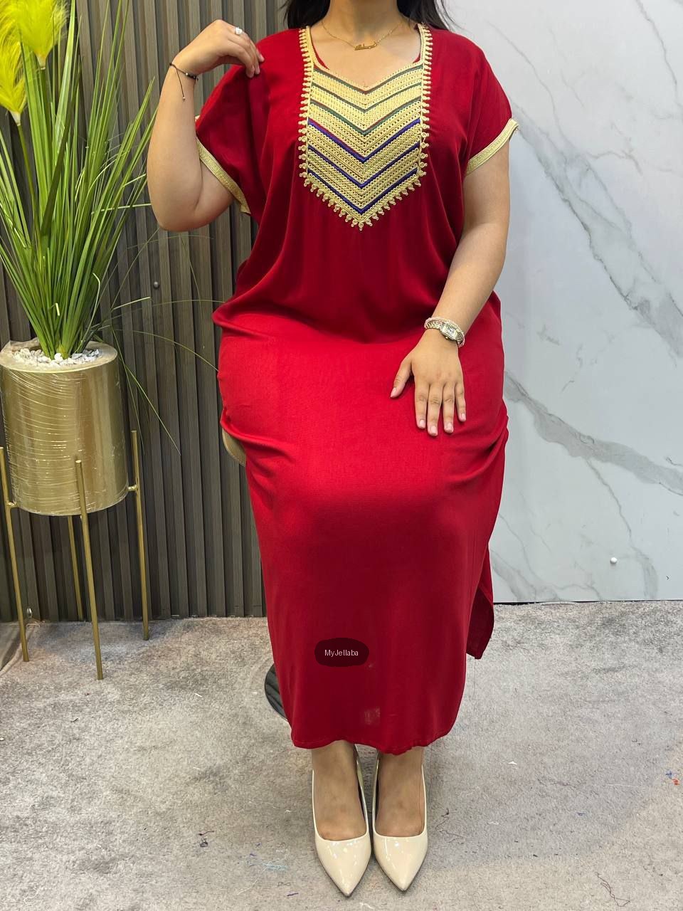 Jellaba Rouge Élégante Brodée