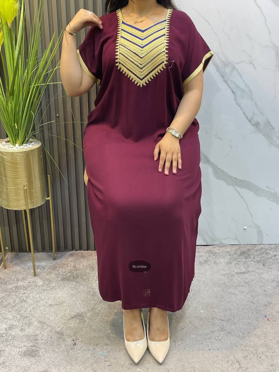 Jellaba Rouge Élégante Brodée - 3