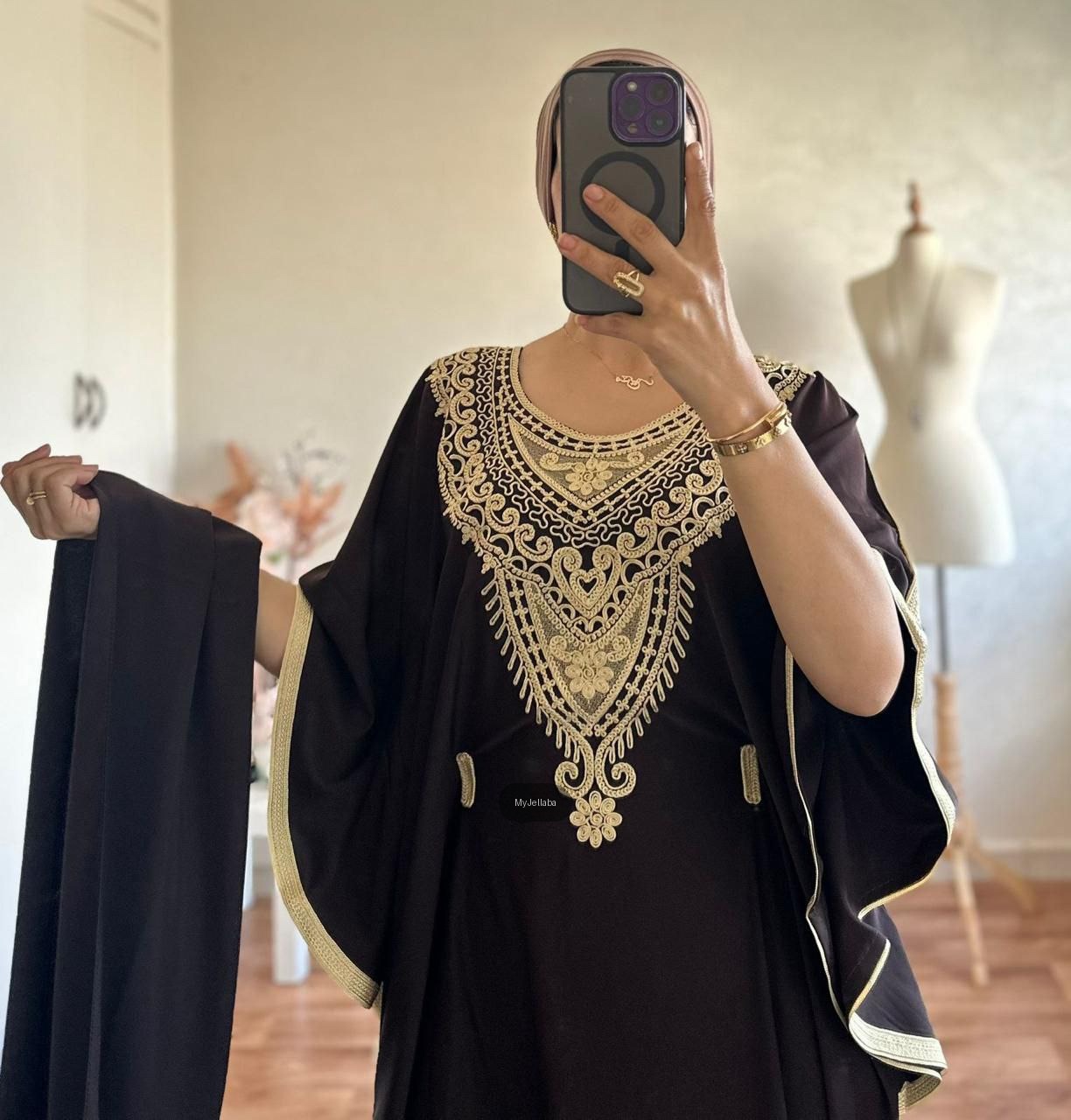 Boubou Élégant Brodée Or