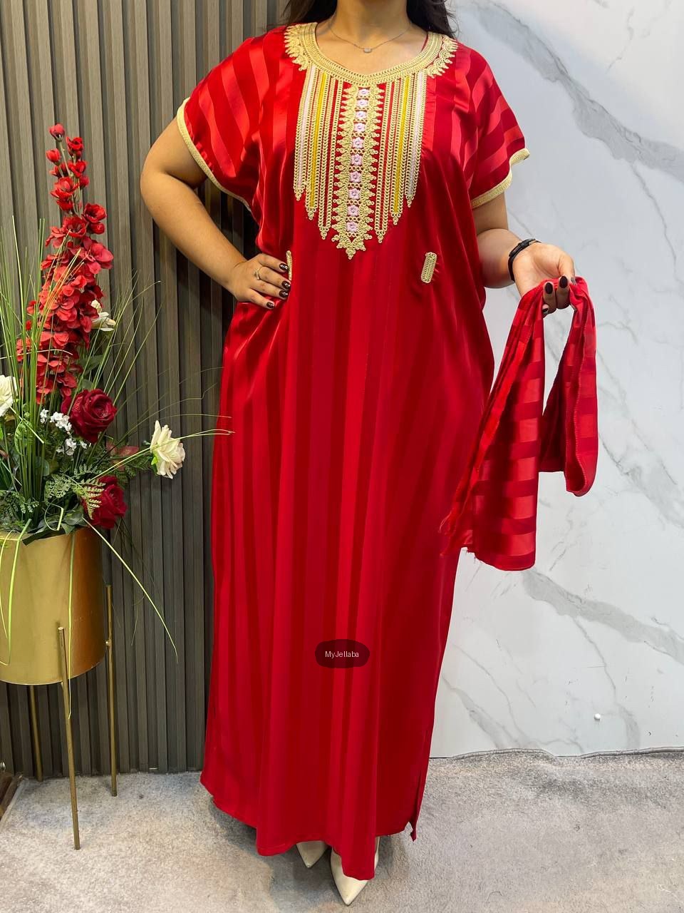 Jellaba Rayée Rouge Élégante