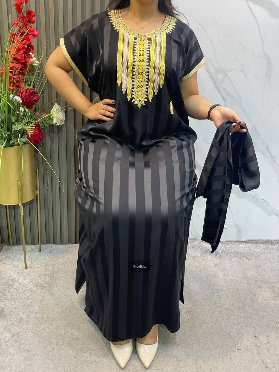 Jellaba Rayée Noire et Or