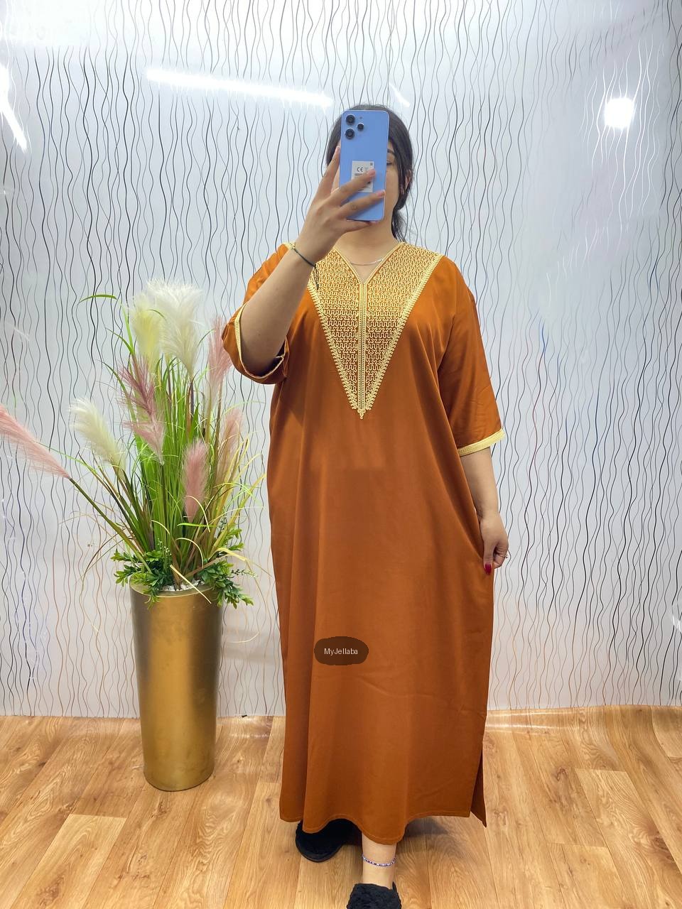 Jellaba Blanche Élégante avec Broderie Dorée - 8