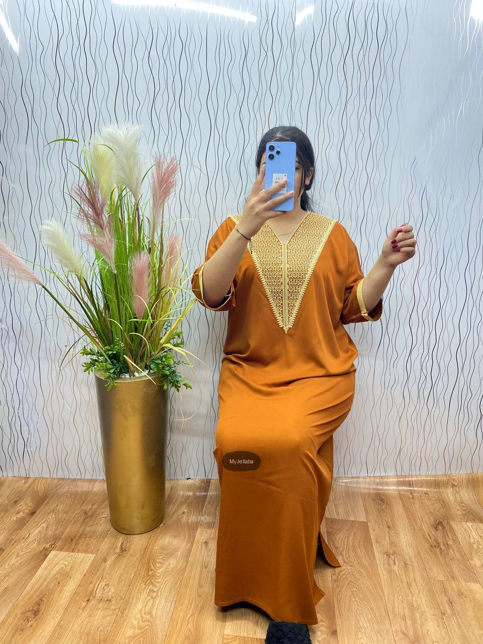 Jellaba Blanche Élégante avec Broderie Dorée - 4