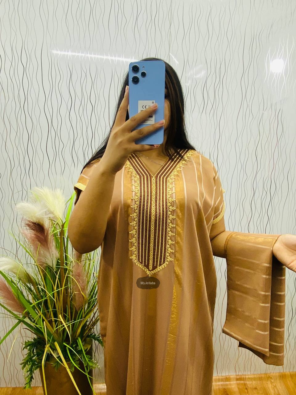 Boubou Élégant Brodée Or